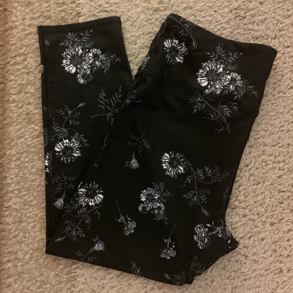 TEMA Athletics Crop Active Leggings, Never Worn
